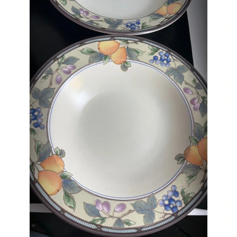 Mikasa Intaglio Arabella Soup Bowls Set‎ of 4 Fruit Design Vintage Dinnerware